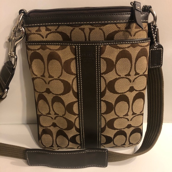 Coach Signature Swingback - Picture 2 of 6